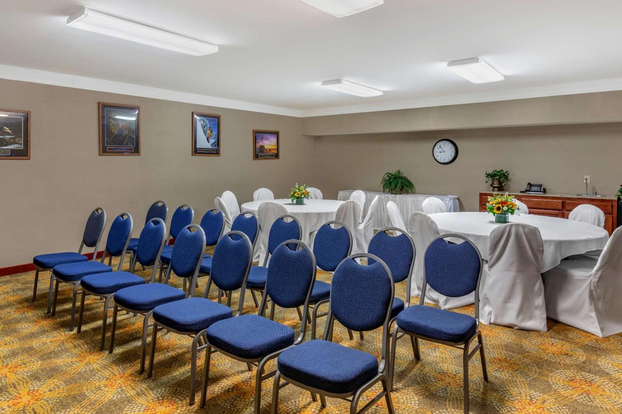 Comfort Suites Visalia - Convention Center Eksteriør bilde