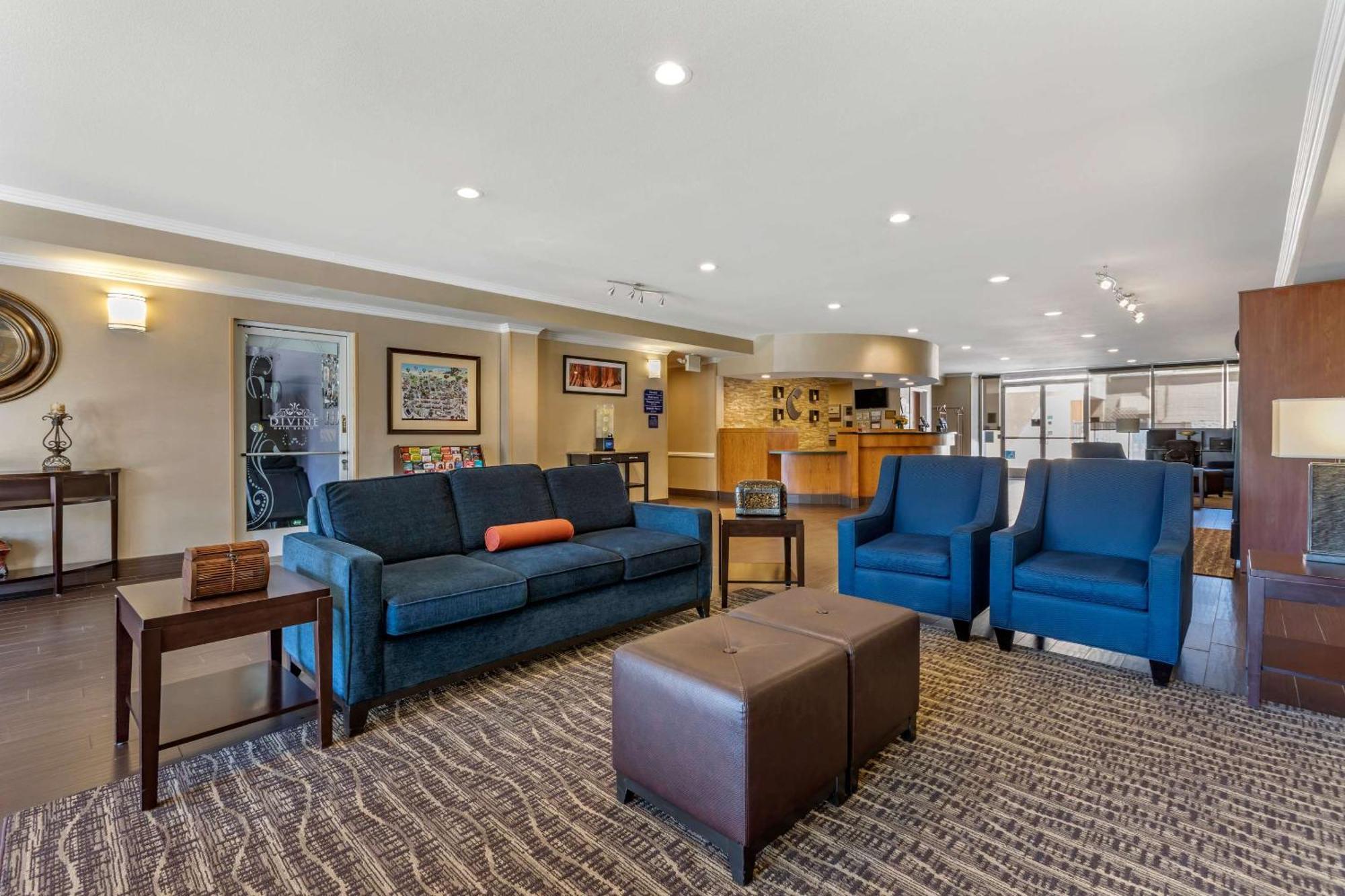 Comfort Suites Visalia - Convention Center Eksteriør bilde