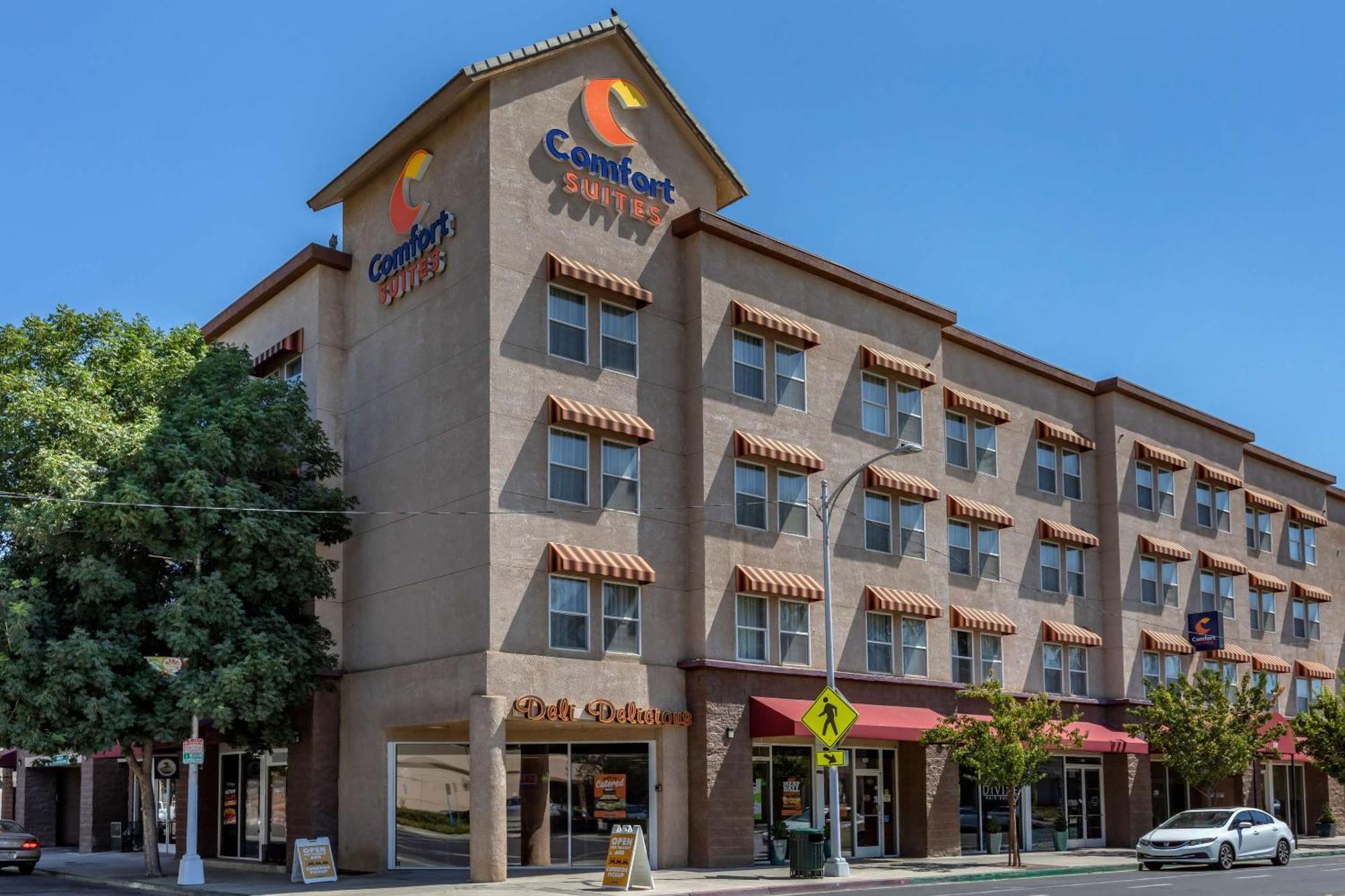 Comfort Suites Visalia - Convention Center Eksteriør bilde
